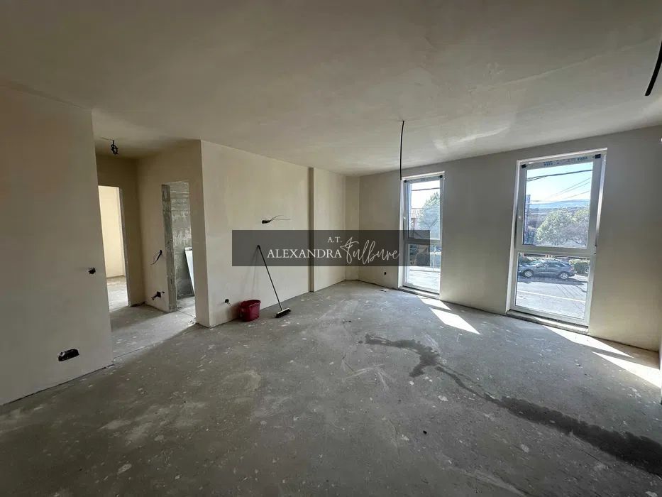 Apartament spatios | 2 camere | parcare | Campina - Poză 1