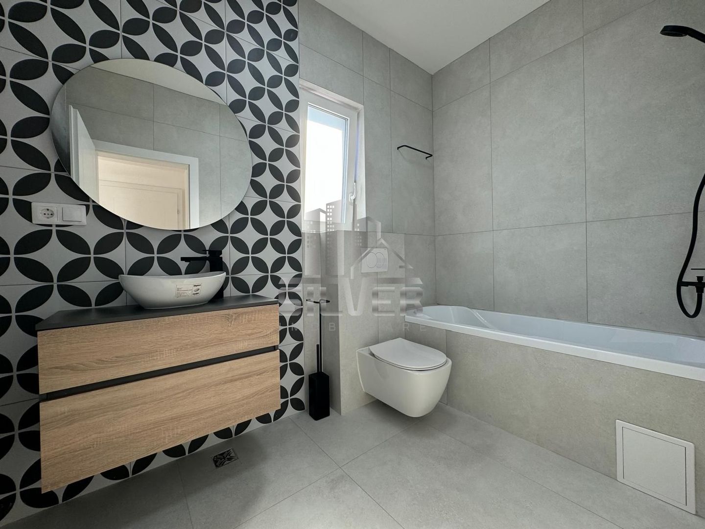 Casa tip duplex  la cheie. - Poză 13