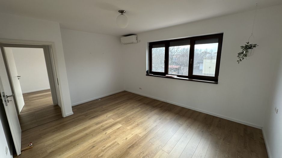 Casa deosebita intr-un cartier privat cu bariera - Poză 41