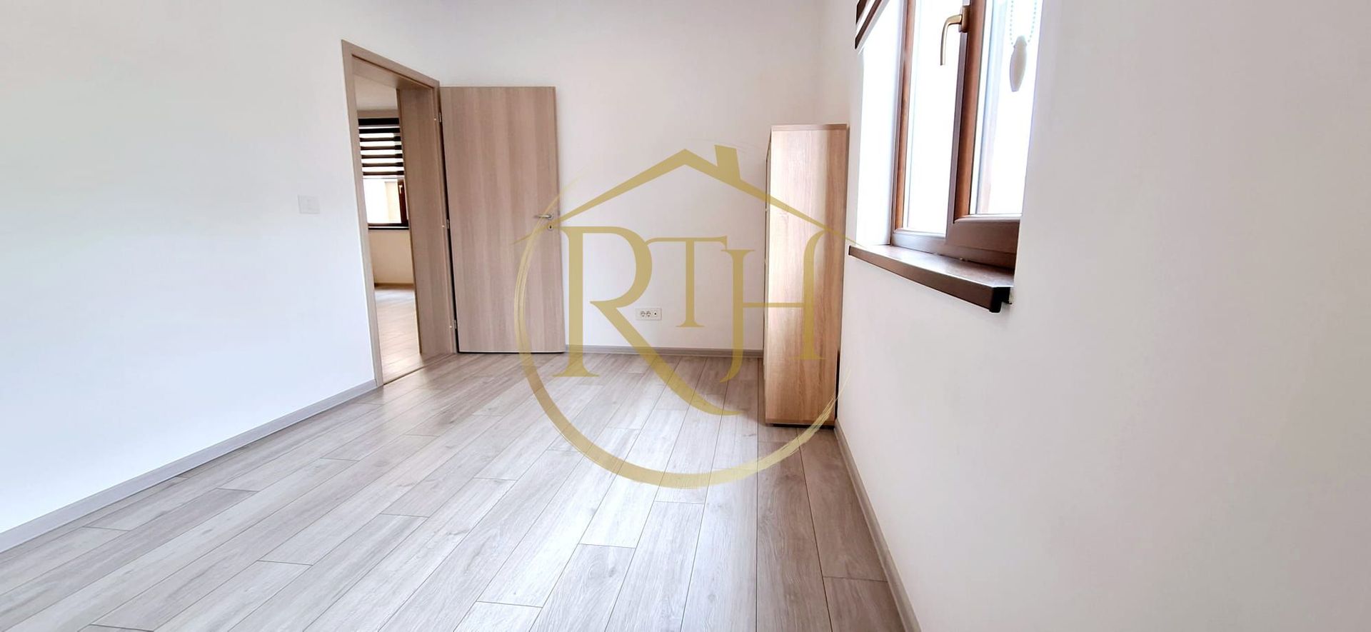 Oferim spre inchiriere apartament spatios, 3 camere, Bloc Nou, Braytim - Poză 16