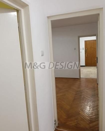 Vând apartament cu 3 camere zona centrala - Poză 10