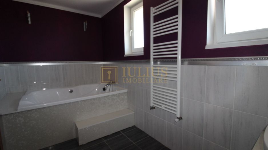 apartament la curte, 2 băi, loc de parcare, zona linistita, dressing - Poză 15