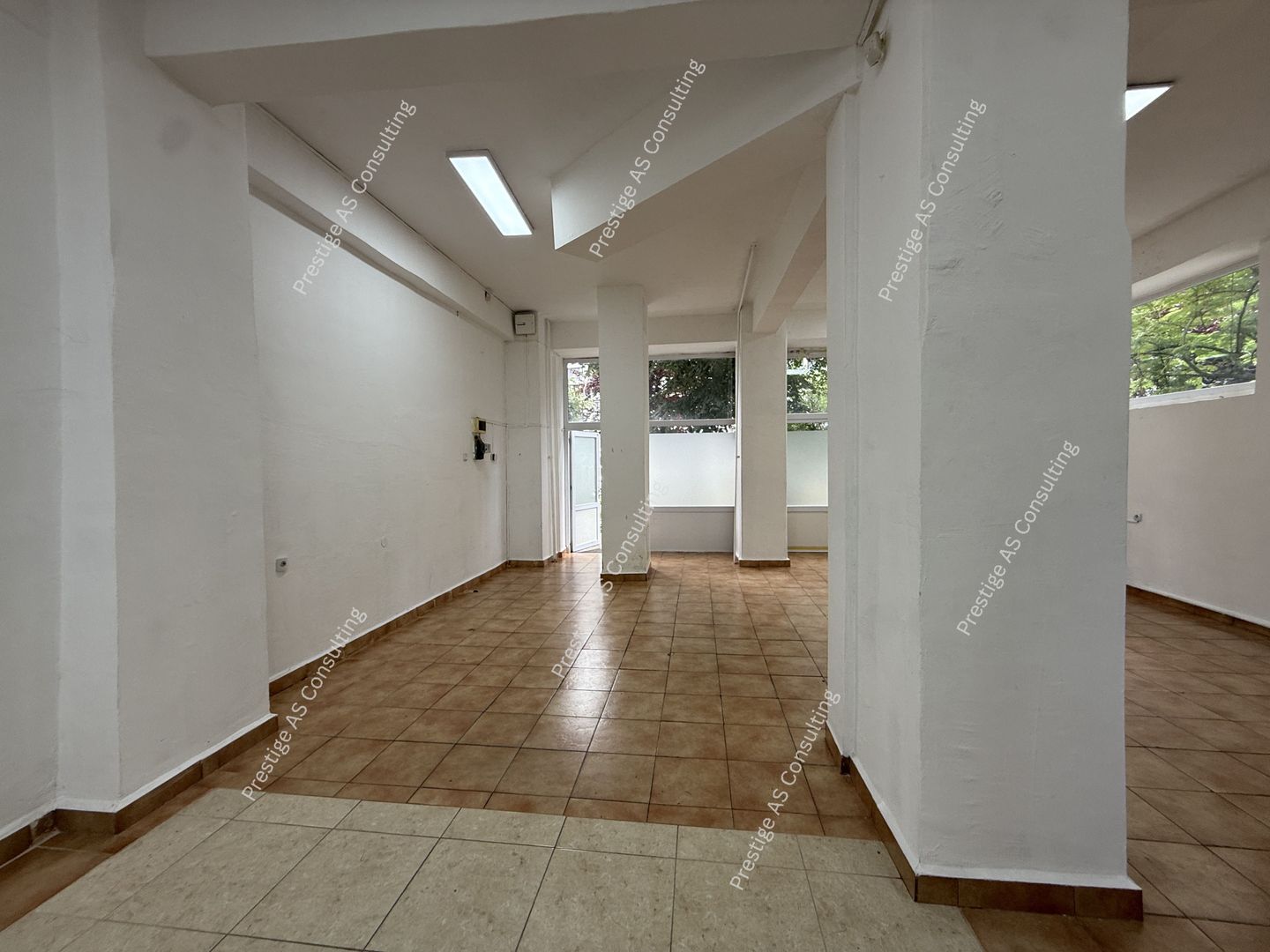 Spatiu comercial Parter cu Vad comercial | 80mp Soarelui-Uranus Plaza - Poză 5
