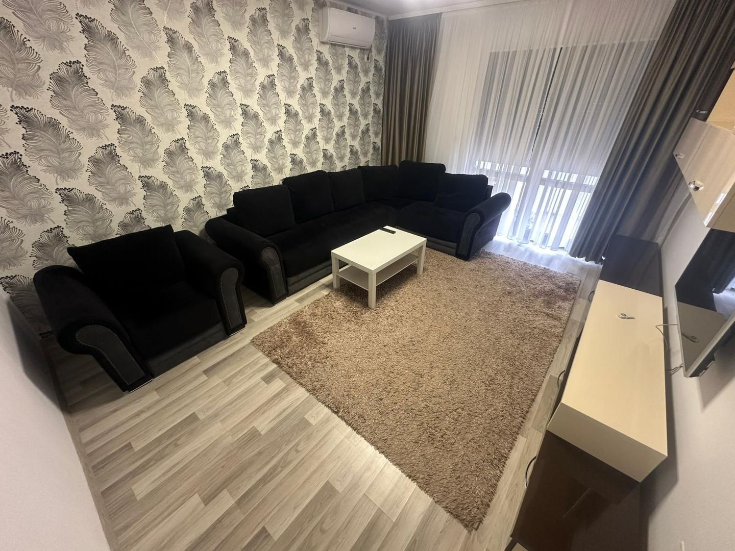 AP. 3 CAMERE - DOBROESTI, CENTRALA PROPRIE, BLOC NOU, LOC DE PARCARE - Poză 2