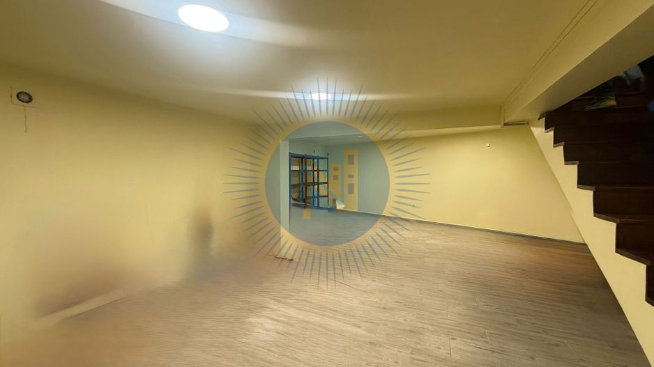 Spatiu comercial /Birouri stradal - Poză 8