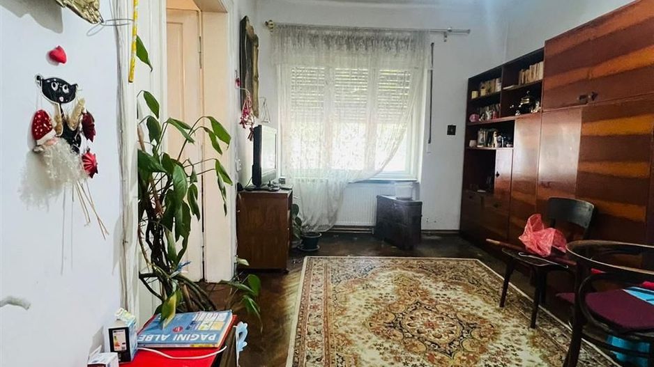 Apartament cu 2 camere la casa zona centrala - Poză 2