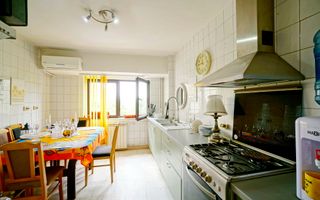 Apartament 5 camere in Piata Victoriei,bloc 1995 - Poză 12