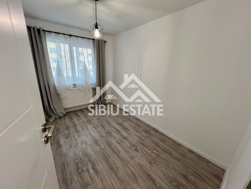 Apartament 4 camere renovat, 79 mp cu logie, Vasile Aaron, Sibiu - Poză 6