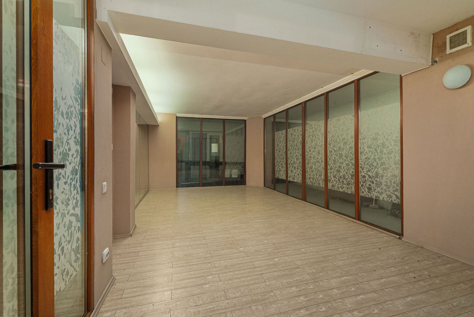 Spatiu comercial  424 mp  Oportunitati multiple - Baneasa Jandarmeriei - Poză 3