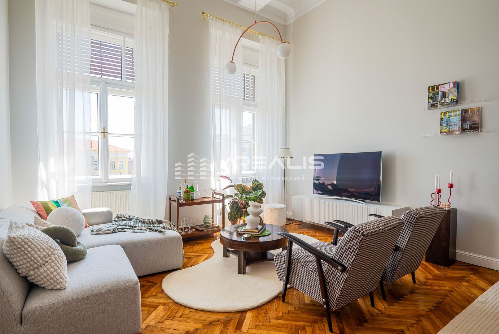 VÂNDUT!!! Apartament splendid in centrul Aradului - Poză 1