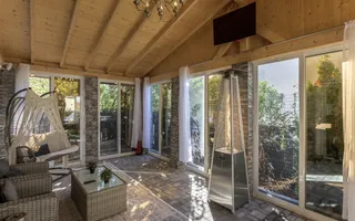 Proprietate premium cu design elegant și multiple upgrade-uri - Poză 13
