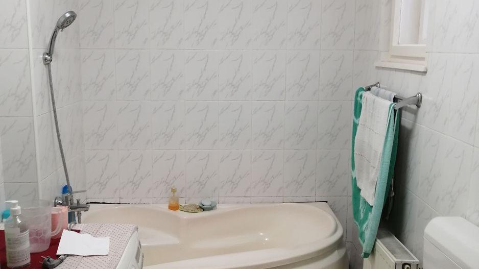 Casa in zona Sirul Livezii - Roata Norocului - Poză 8