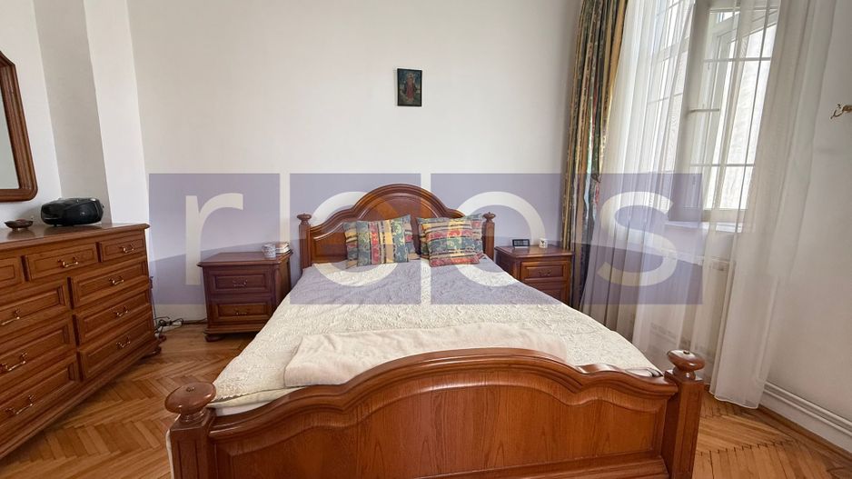 VILA DE VÂNZARE | 6 CAMERE CURTE PROPRIE 200 MP | ZONA CENTRALĂ - Poză 12