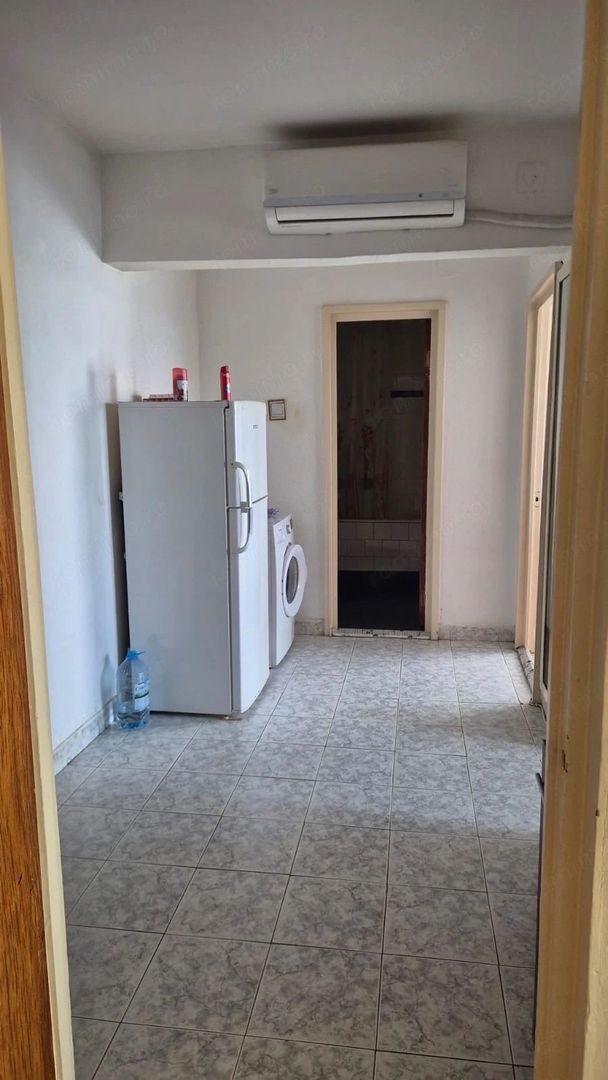 apartament decomandat 2 camere - Poză 3