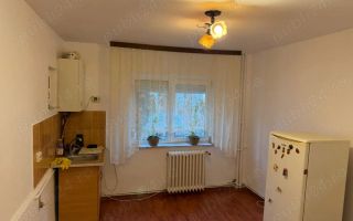 # De vanzare garsoniera recent renovata in zona Galata - Poză 1