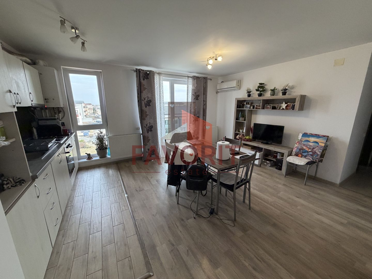 Spatios. Mobilat si utilat. Pozitie excelenta. - Poză 1