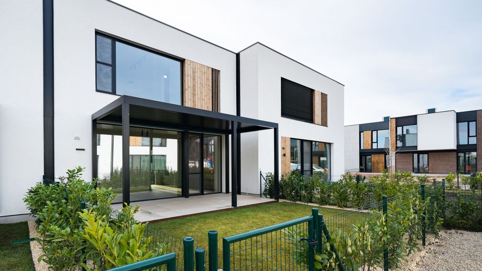 Vila tip UV03 mobilata complet in Amber Forest-prima inchiririere - Poză 1