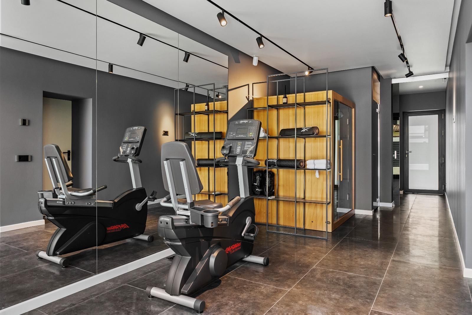 Vânzare Vilă 7 camere 350mp | Curte privată | Piscină exterioară - Poză 3