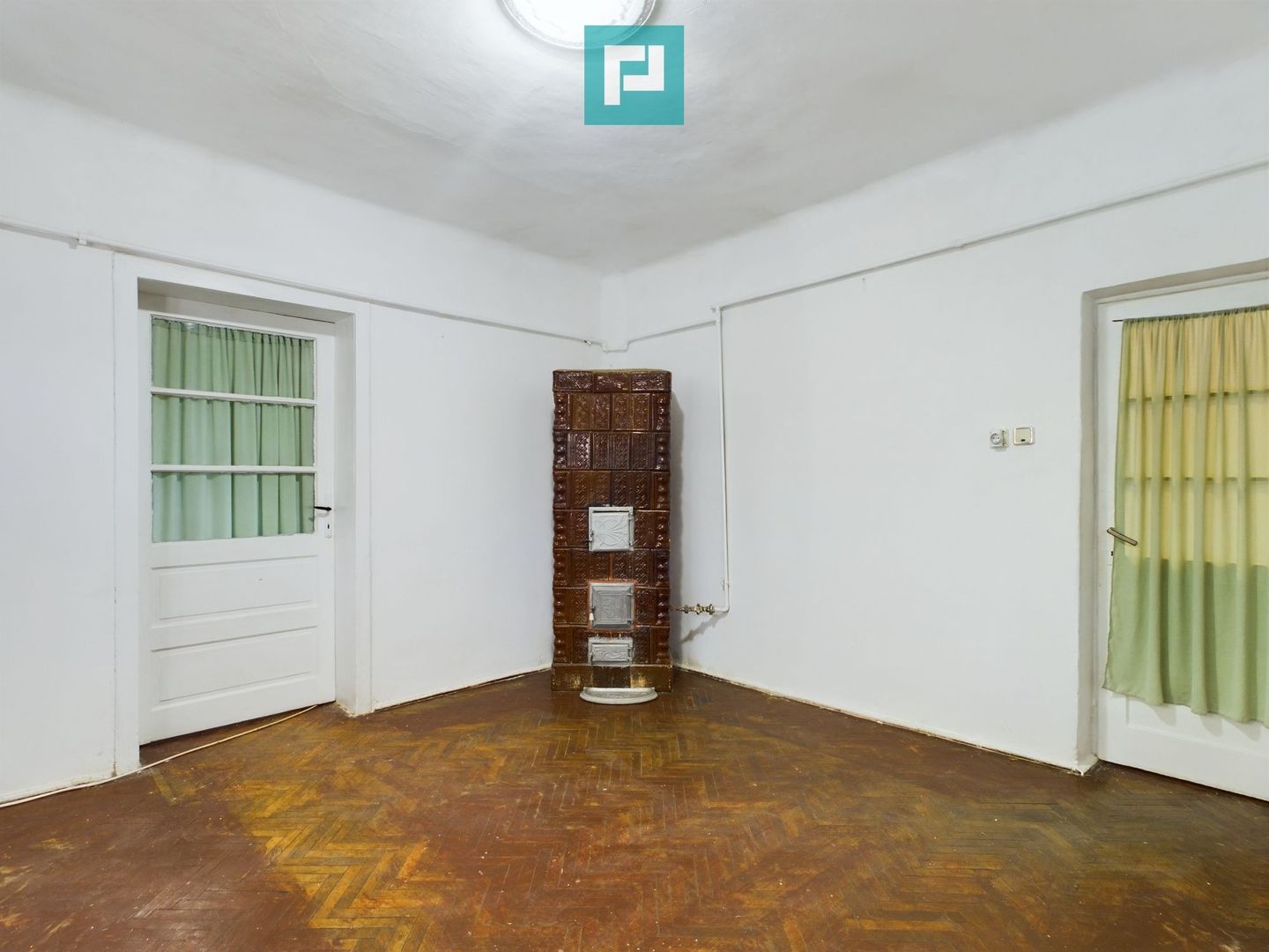 Casă cu 4 camere de vânzare în Sega - Poză 3