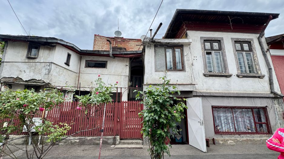 Casa Curte Individuala - Titulescu - Poză 1