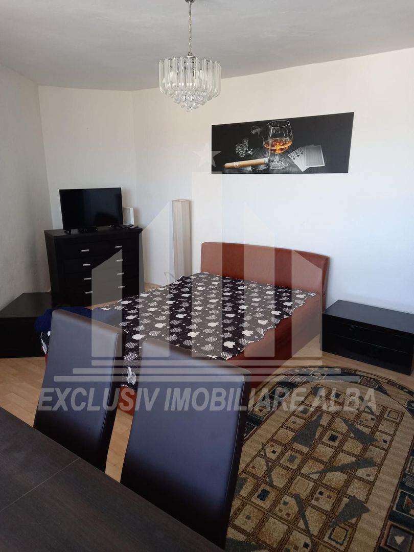 Garsoniera decomandata de inchiriat, M-uri - Poză 1