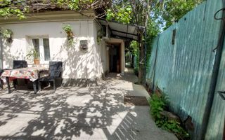 Vanzare casa 6 camere, 3 bai, 3 bucatarii, 2 centrale,  curte individu - Poză 1