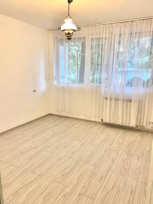 3 camere decomandate,Tiglina 2,parter,2 grupuri sanitare - Poză 2