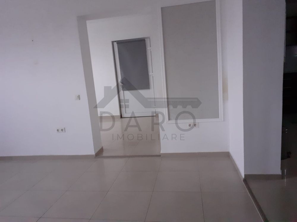 De vanzare imobil 62 mp-casa cu curte comuna -pret negociabil - Poză 4