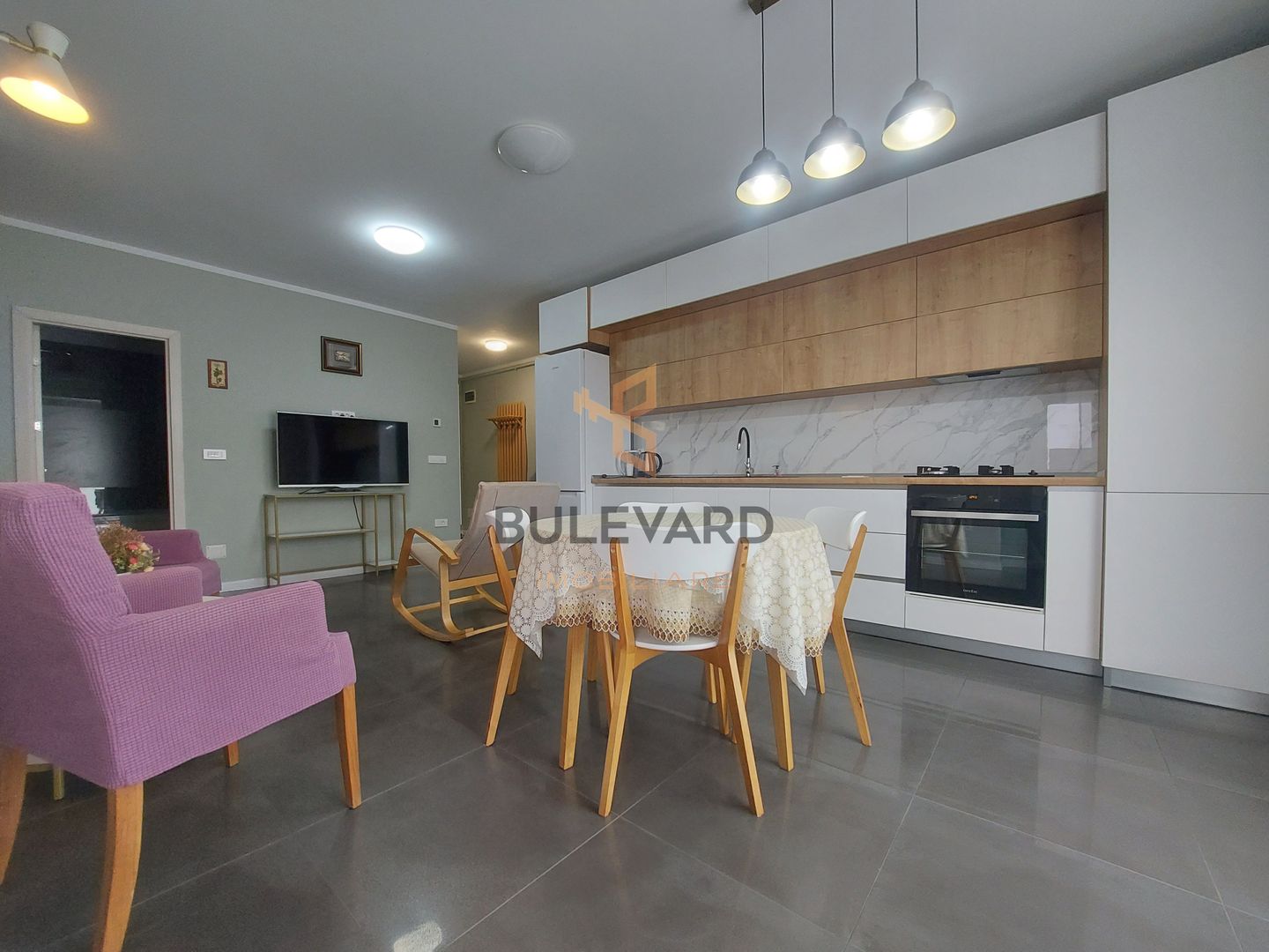 Apartament cu 3 camere/70 mp/zona Vivo! - Poză 1
