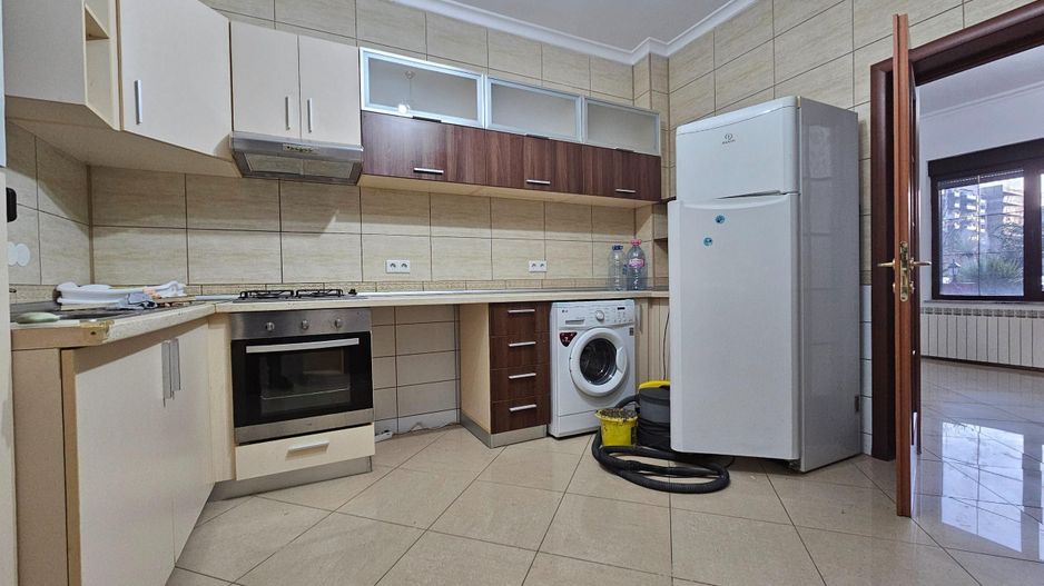 Apartament 3 camere de inchirat Rond OMV Pipera Nou curte 45M - Poză 12