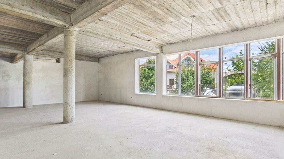 Clădire 850 mp, Czaran Gyula, 8 parcări - Poză 14