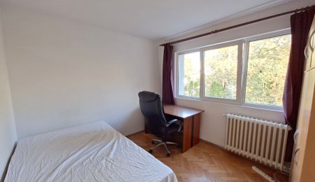 Apartament 3 camere zona Piata Hermes!