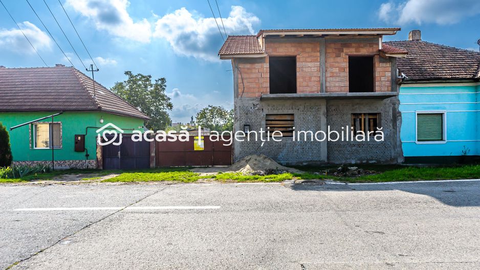 Casă la roșu în Aradul Nou. Zona Adam Müller-Guttenbrunn - Poză 2