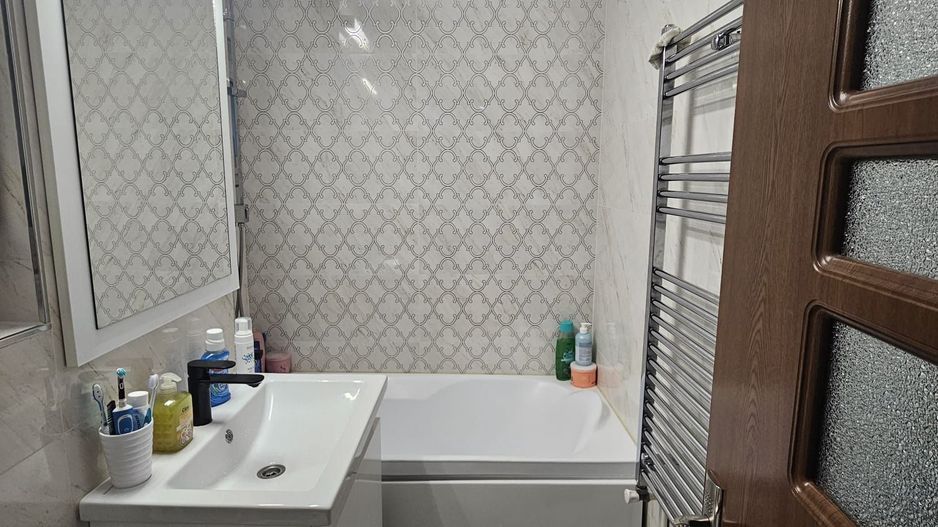 Apartament deosebit 3 camere – lux, complet mobilat, zonă excelentă - Poză 14