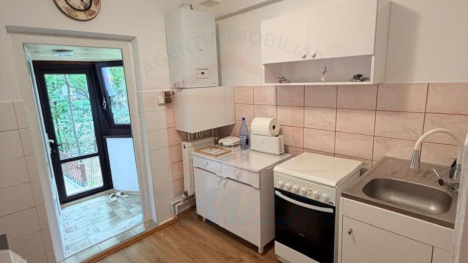 Inchiriere apartament 2 camere, Micro 21, parter, 50 mp, 1800 RON/Luna - Poză 3