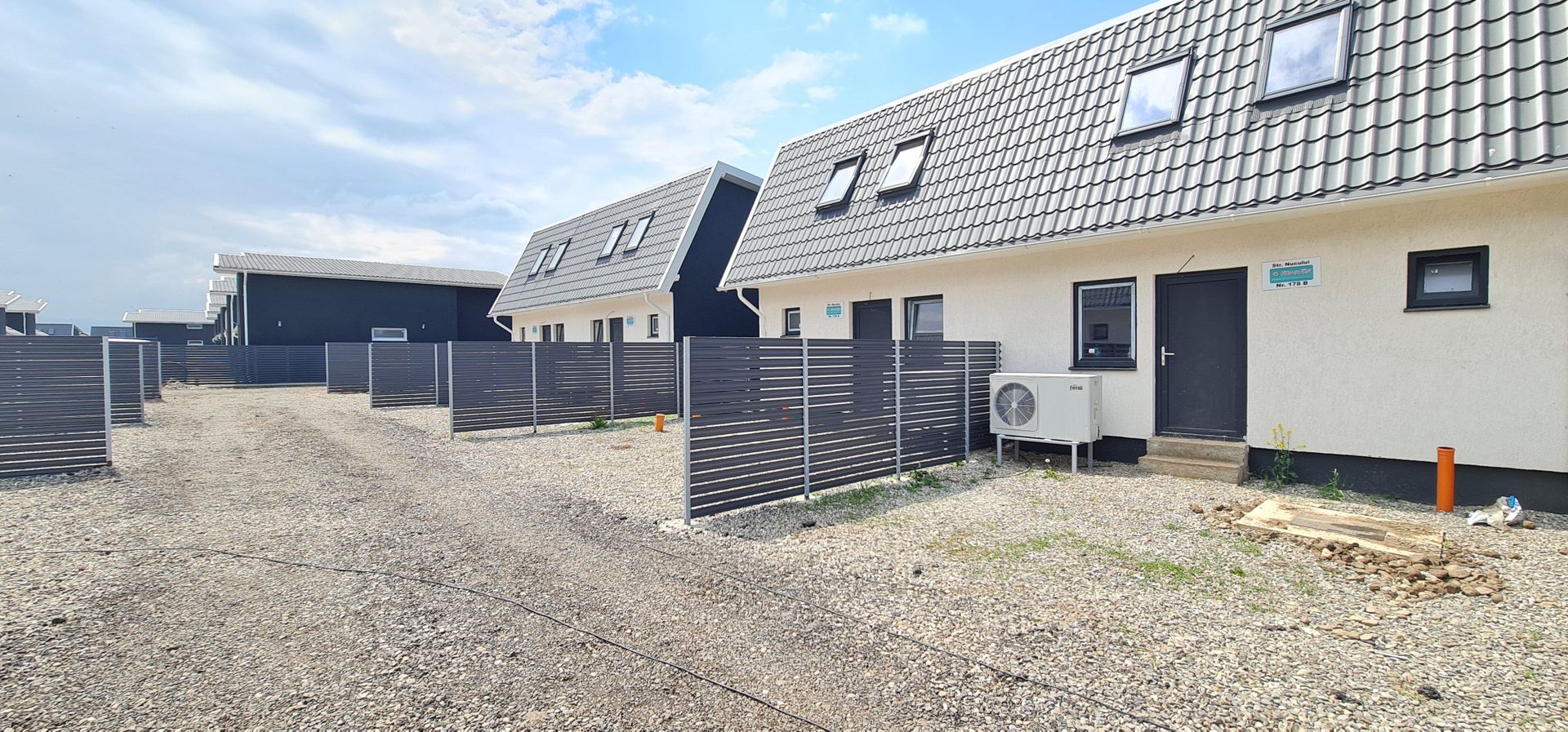 Casa finalizata intabulata in Cartier Izvor Tarlungeni Brasov - Poză 2