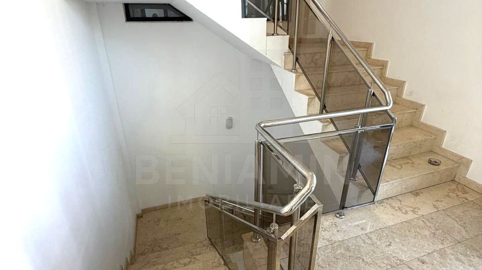 Spatiu comercial pe Bulevardul Decebal - Rovine - Helmat 100mp - Poză 7