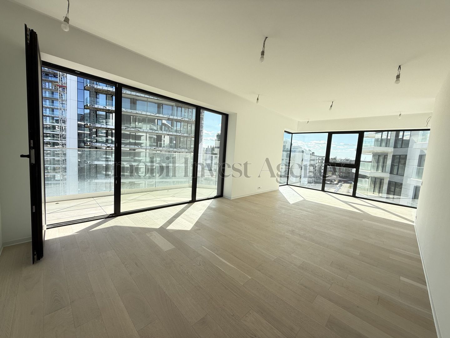 Apartament 4 camere de vanzare One Lake Club - Poză 2