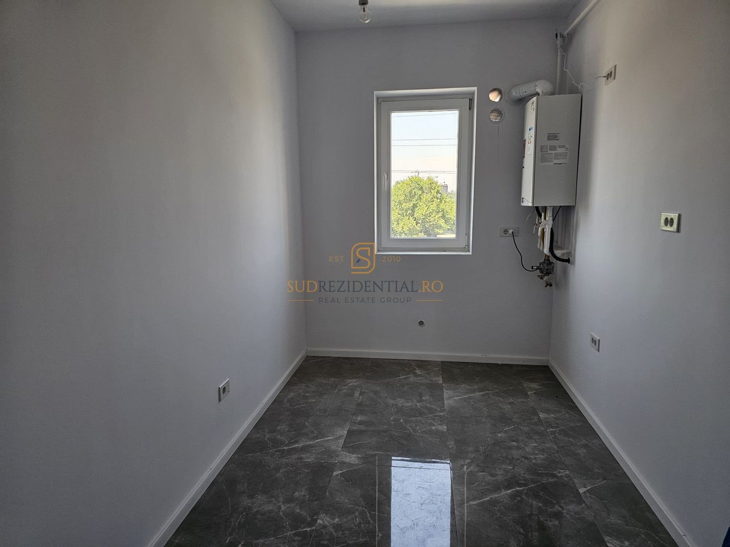 Apartament decomandat 3 camere, disponibil imediat, etaj 2/10 - Poză 9