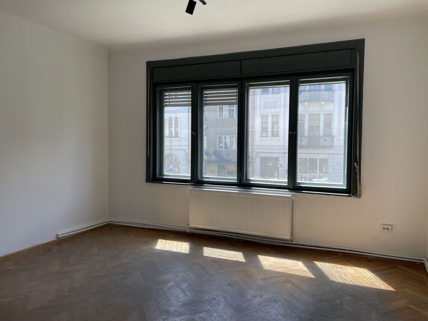 Apartament cu farmec istoric, 120 mp, în inima Clujului – Strada Eroilor - Poză 4