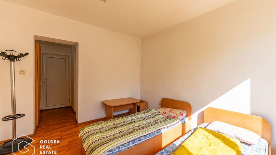 Cladire cu 24 camere, langa Castelul Regal Savarsin - Poză 12