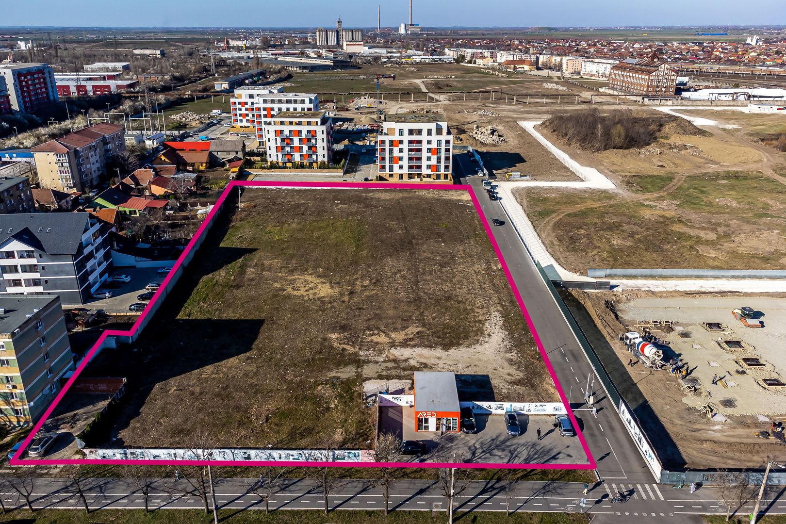 Teren central pentru dezvoltari rezidentiale si comerciale - Poză 2