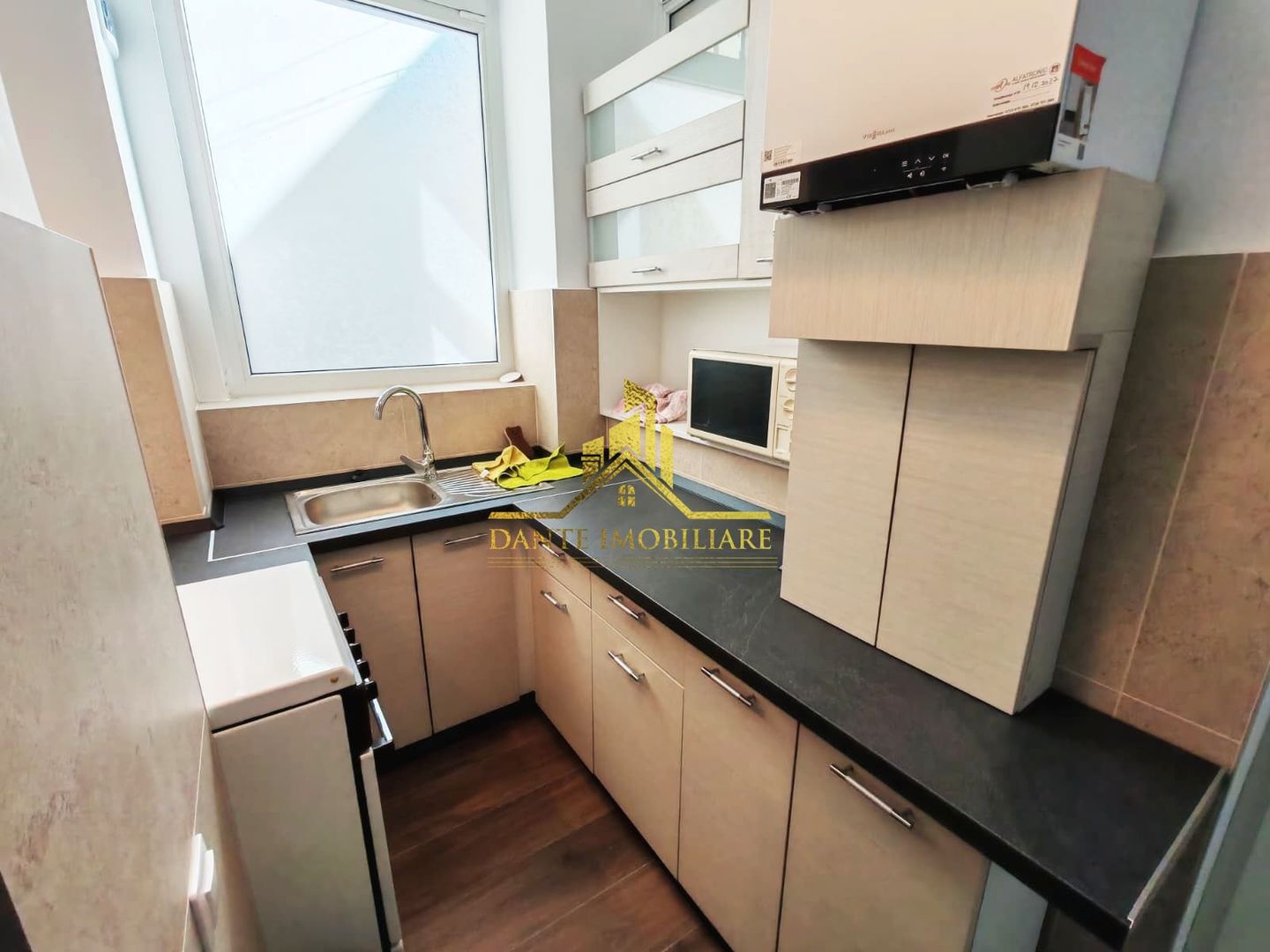 1 camera, spatios, mobilat modern, Central, Pta Avram Iancu, Sora - Poză 8