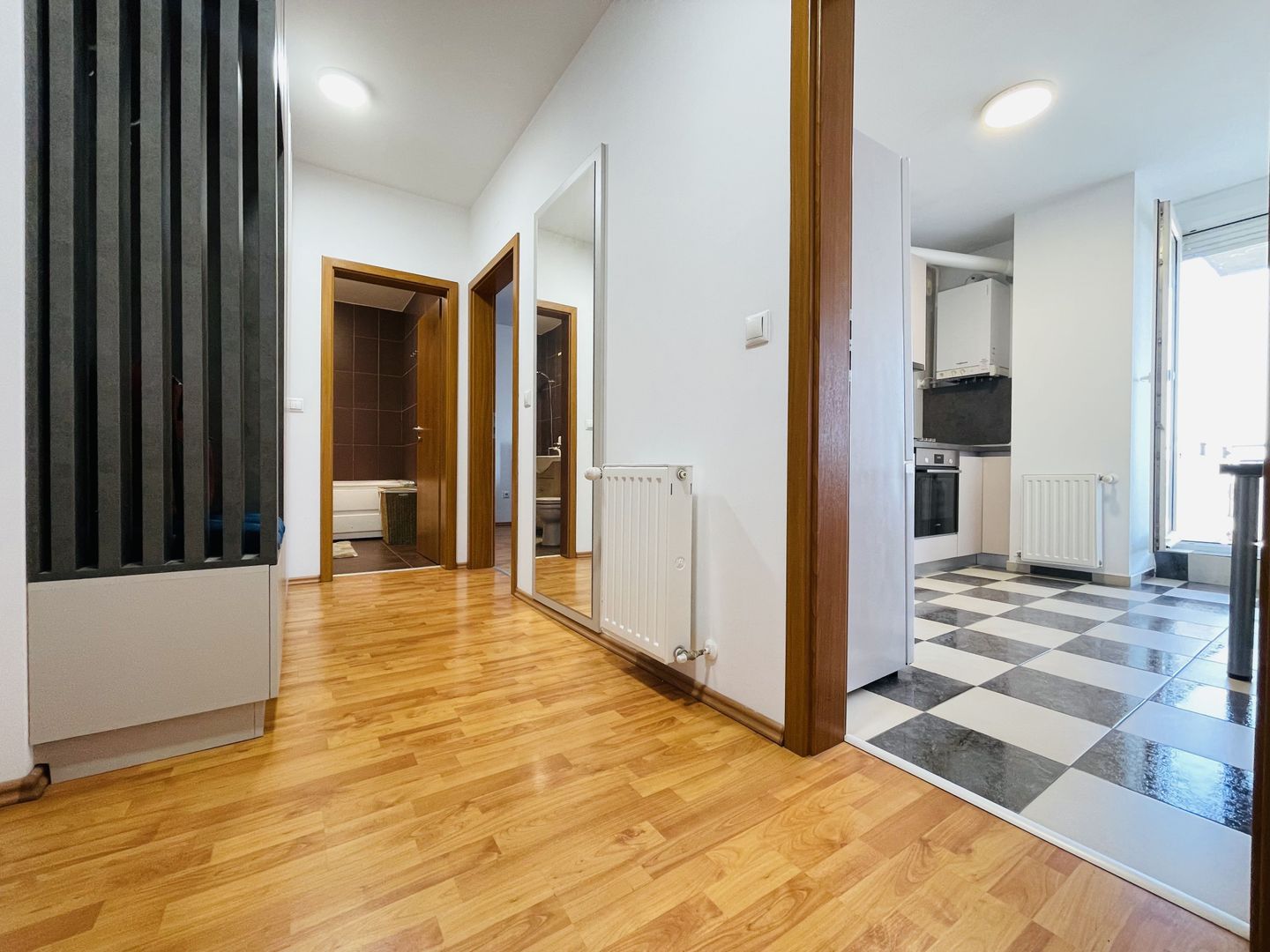 OFERTA REZERVATA - 2 camere, decomandat | Parcare | Terasa 10mp - Poză 3