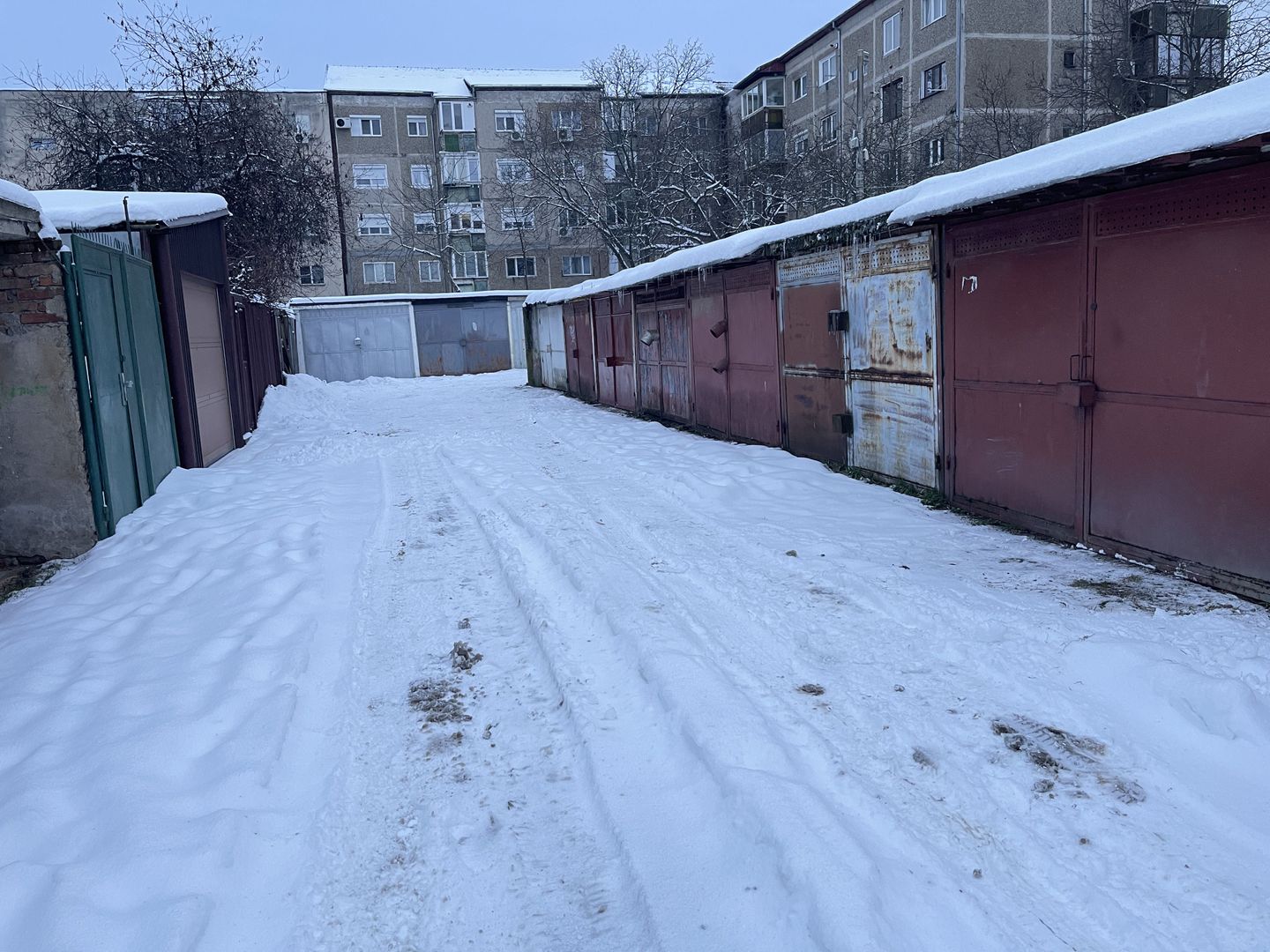 Teren intre blocuri,cu garaje-ideal pentru afacere - Poză 6