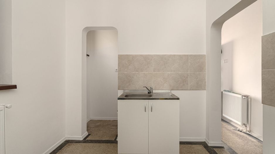 Piata Muncii, casa 87 mp totali, 179 mp curte libera, ideala birouri - Poză 27