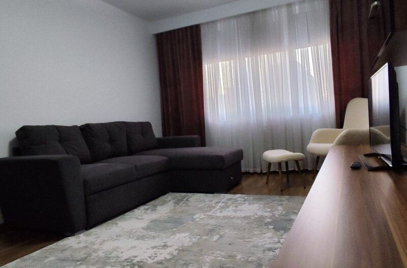 Apartament modern cu 2 camere de inchiriat, renovat, 9 minute Metrou - Poză 1