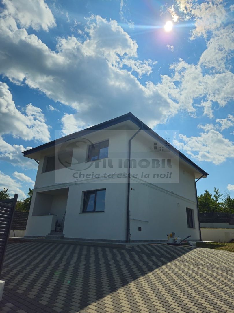 Casă de vânzare, zona Bârnova, jud. Iași - Poză 1