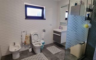 Casa 4 camere finisaje de lux 950 mp teren Com. Ciugud - Poză 14