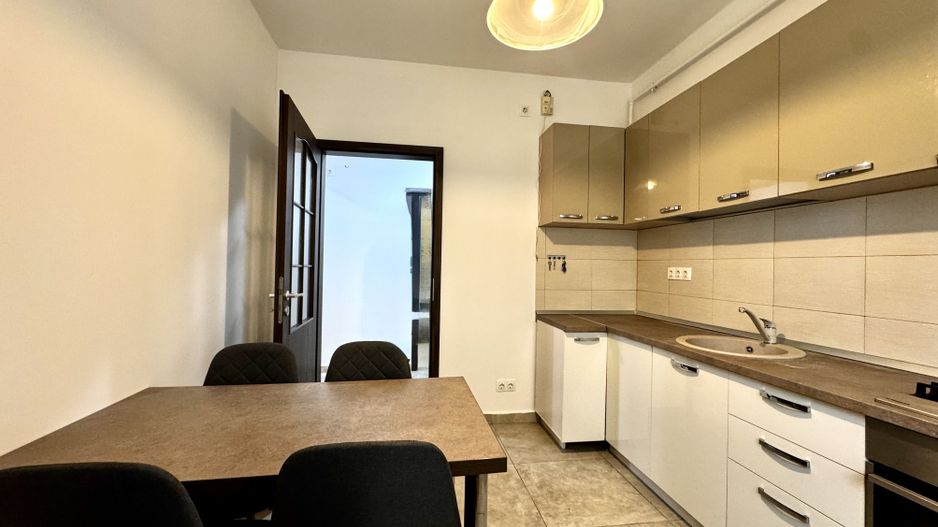 Apartment 2 camere, decomandat,  loc de parcare, Complexul Studențesc - Poză 10